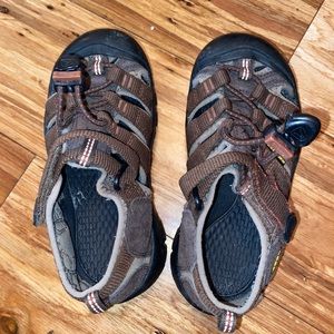 Keen boys sandals